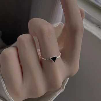 Crni Trokut Je Geometrijski Kažiprst Srebrna Boja Podesivi Prsten Za Žene Modni Korejski Nakit Pokloni